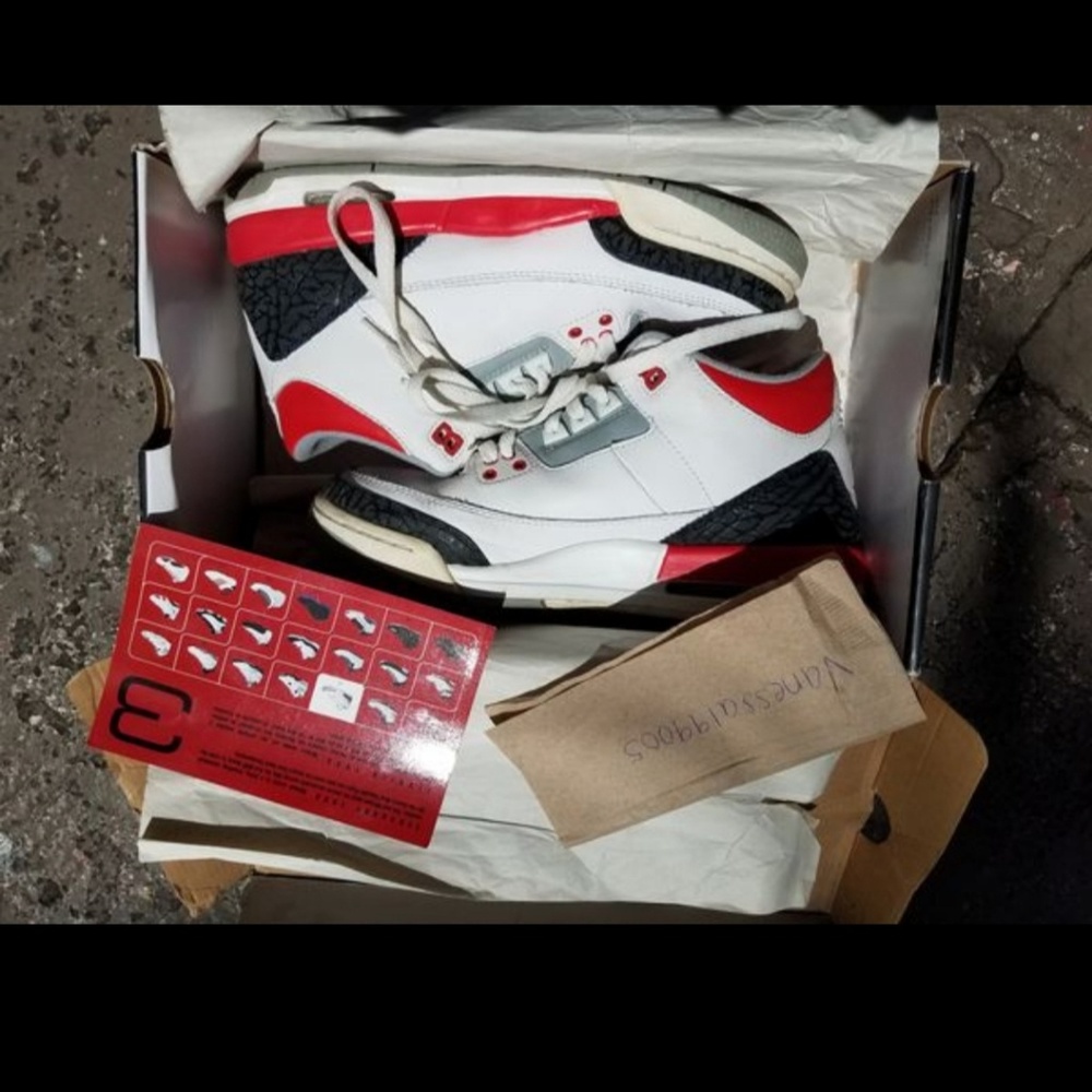 Air Jordan Retro 3s Fire reds